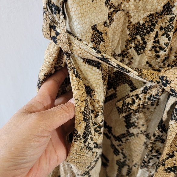 H&M Women's Animal Print Jumpsuit Size 6 Straight Leg Pocket Waist Tie Boho Fall - Picture 4 of 11